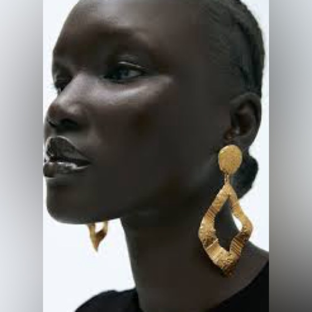 NWT Zara Gold Tone Hammered Drop Earrings